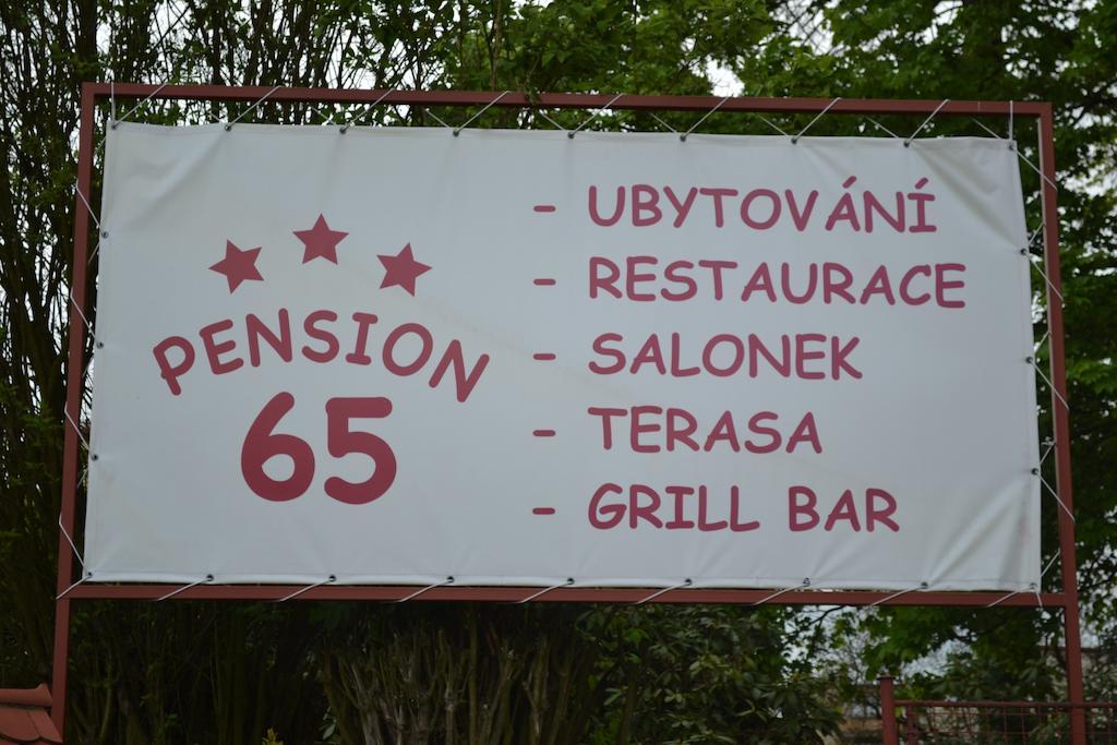 Pension65 Police nad Metuji Luaran gambar
